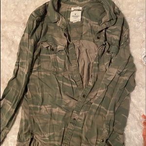 American Eagle Camo Flannel/ Button Down